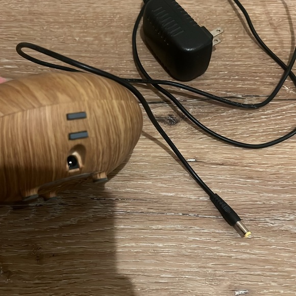 Essential Oil Diffuser - Picture 8 of 9